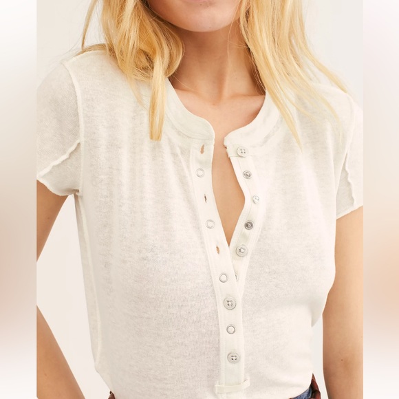 FREE PEOPLE WE THE FREE Women’s Kia Button Front Henley Ivory Large‎ NWT - Picture 2 of 8
